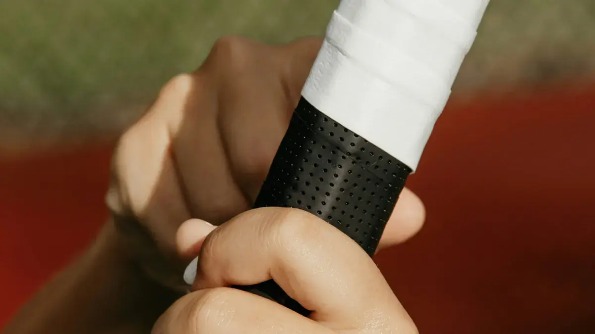 Overgrips de pádel: cuál elegir según tu sudoración